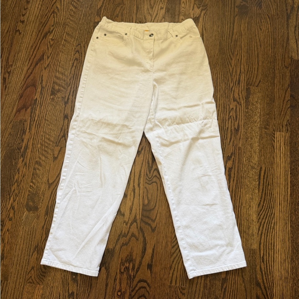 Ruby Rd. White and Gold Logo Top Label Detail